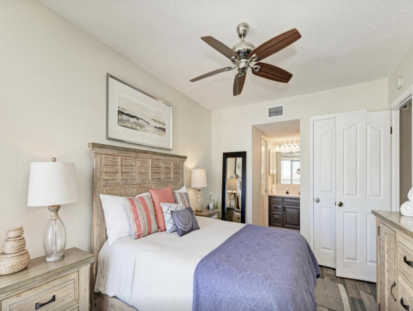 Holmes Beach Stunning Vacation Condo